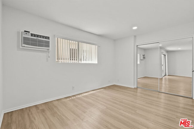 Building Photo - 15286 Sutton St