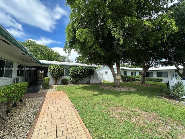 Building Photo - 5901 NE 18th Ave