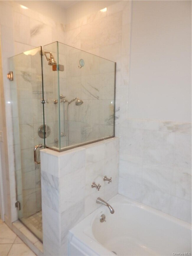 Building Photo - 5 N Washington St