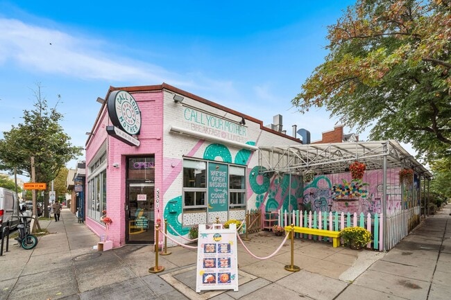 Building Photo - Stylish 2BR/2BA Bi-Level Condo with Private Roof Deck and Covered Parking!