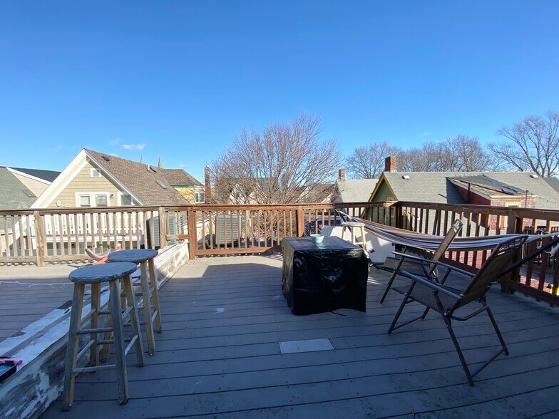 Building Photo - 43 Hillside St