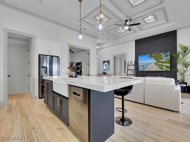 Building Photo - 212 SW 29th Ave