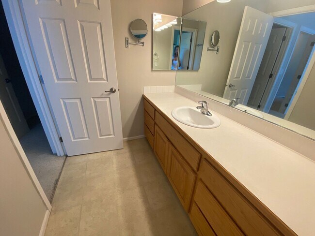 Building Photo - Great 3 Bedroom 2 Bath House!