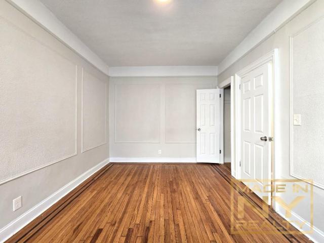 Building Photo - 1 bedroom in ASTORIA NY 11106