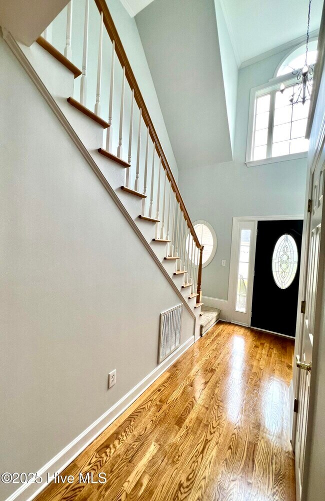 Building Photo - 10173 Stoney Brook Ct SE