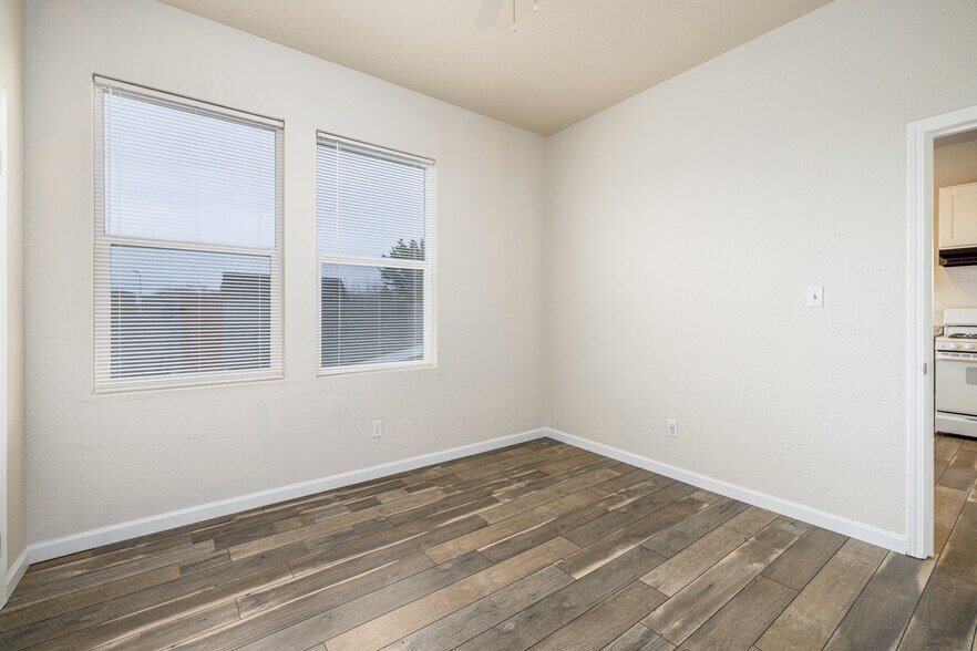 Building Photo - 512 Barrett Ave