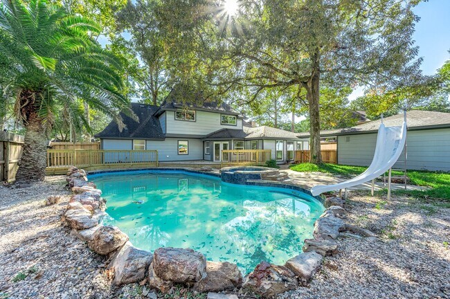 Building Photo - 3511 Tree Ln