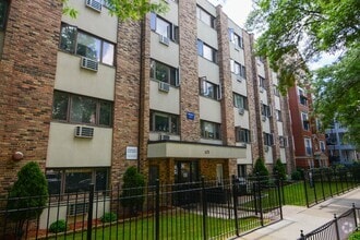 Building Photo - 628 W Wrightwood Ave