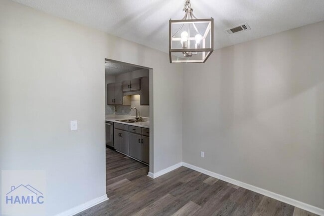 Building Photo - 1103 Ballard Dr