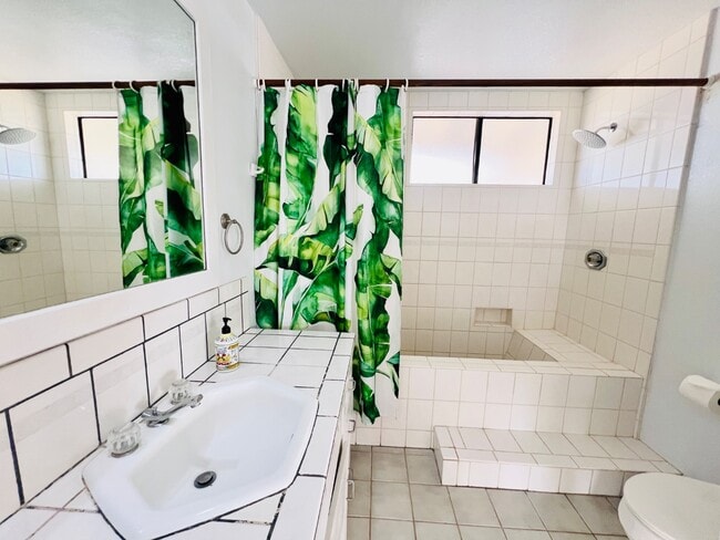 Building Photo - 68-1828 Pakanu St