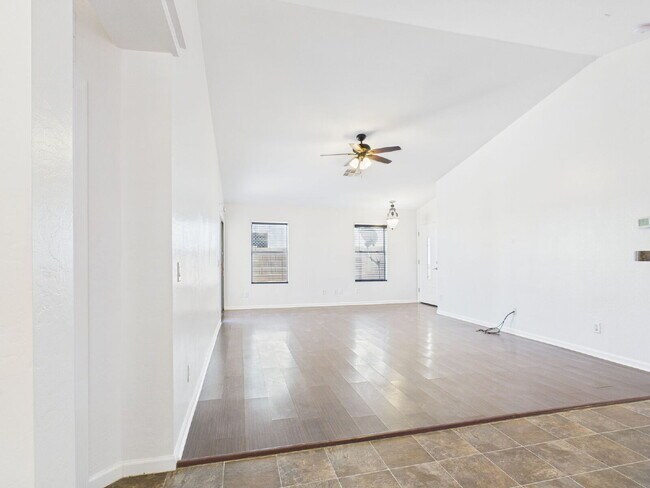 Building Photo - Heartland Ranch Gem