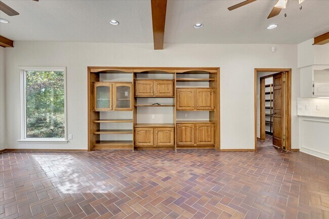 Building Photo - 4075 St Croix Dr