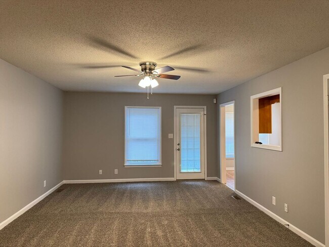 Building Photo - Sango! 3 Bed/2.5 Bath with unfinished basement! Great for Commuters to Nashville!