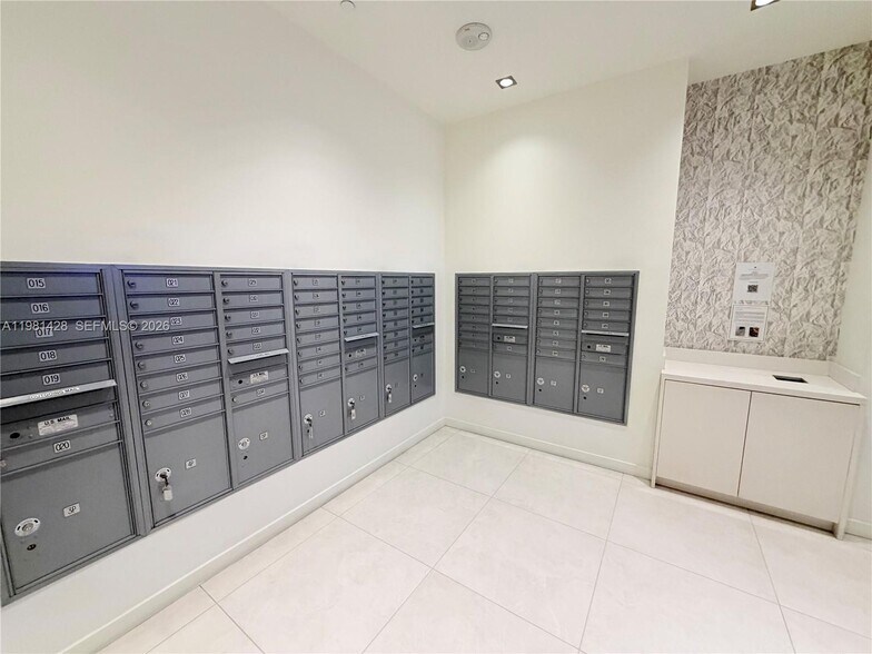 Building Photo - 4250 Biscayne Blvd