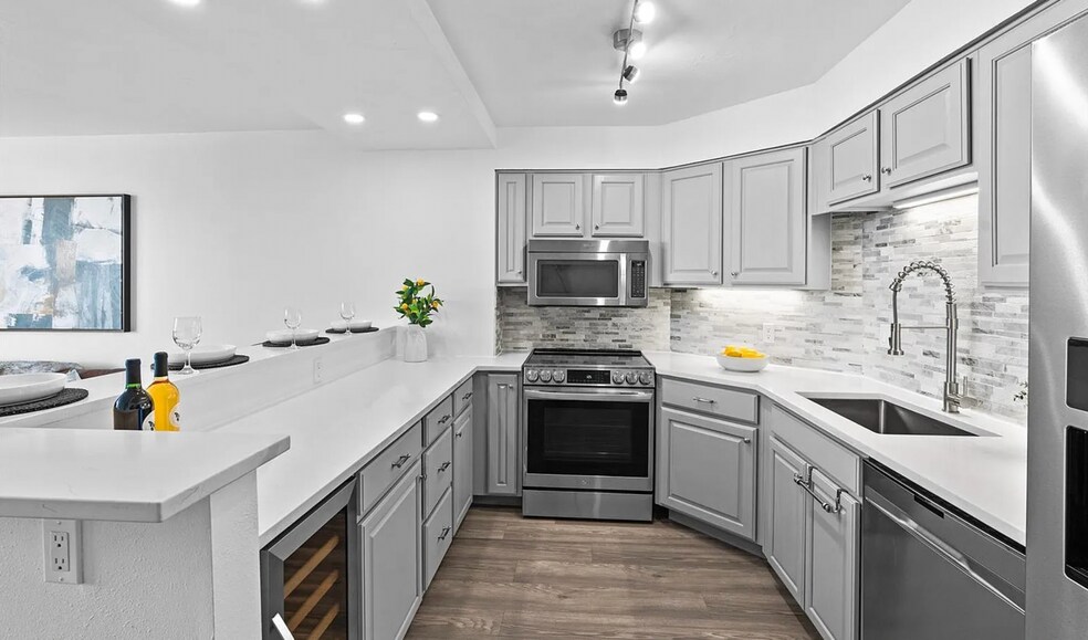 Building Photo - 1625 Larimer St