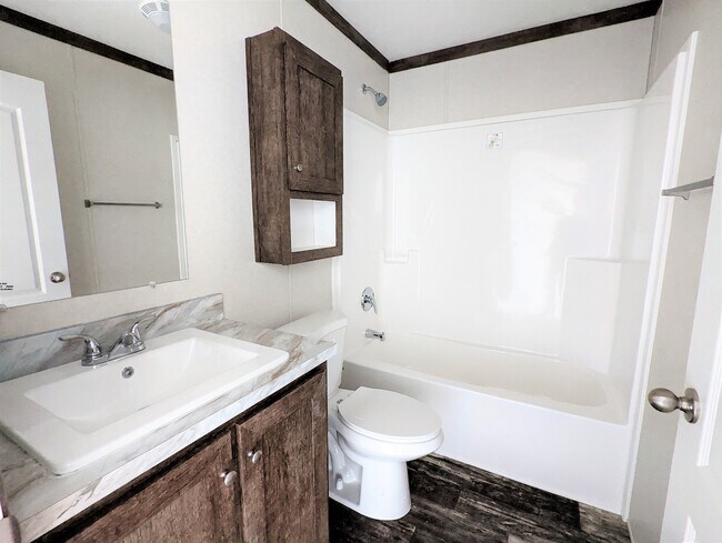 Building Photo - 558 Delaware