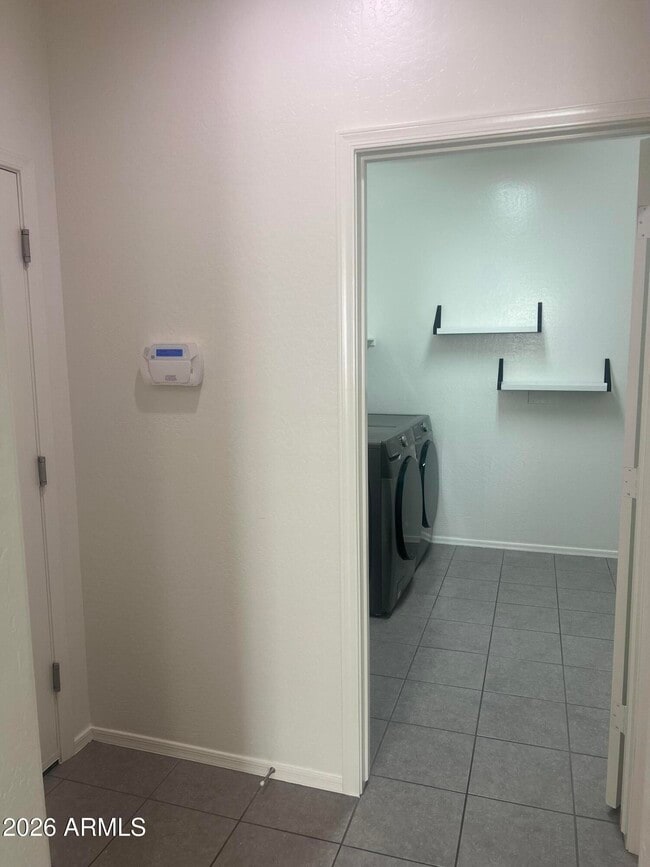 Building Photo - 739 N 156th Ln