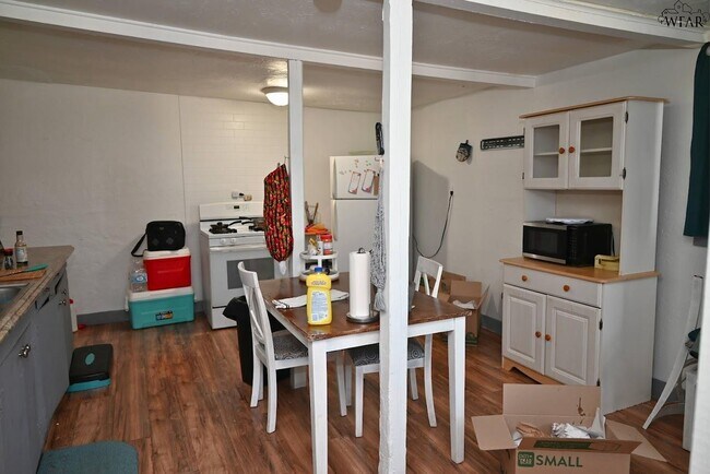 Building Photo - 1714 7th St