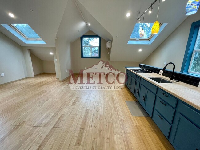 Building Photo - 24401