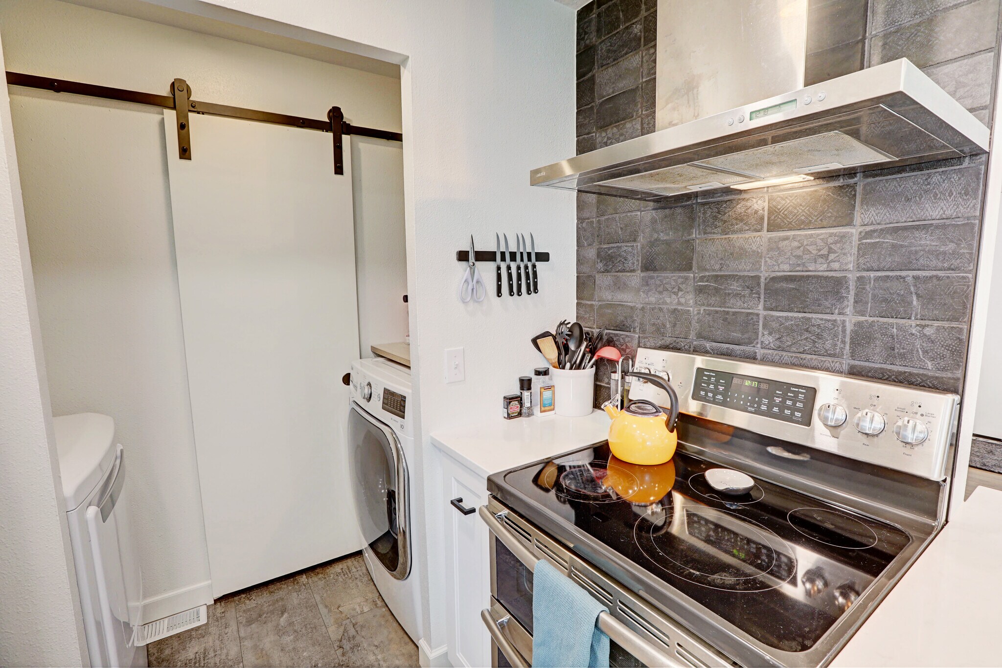 Building Photo - 2630 NE 111th Ave