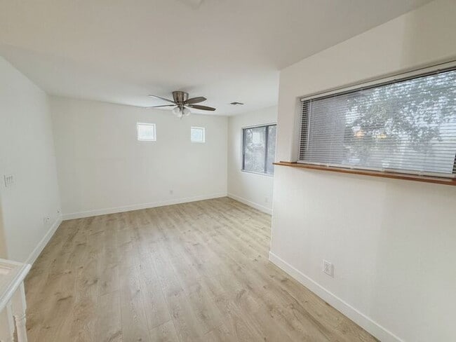 Building Photo - MOVE IN SPECIALS!! 15 DAYS RENT FREE!! Wonderful large, 4 br 2.5 ba family home in Johnson Ranch