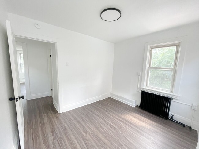 Building Photo - 129 Fitler St