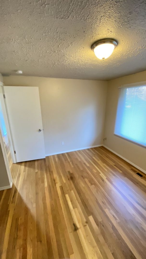 Building Photo - 4bed/2ba House in Des Moines