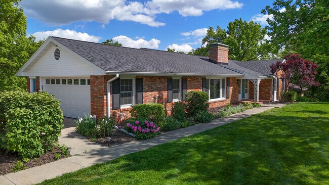 Building Photo - 1022 Queen Ann Dr