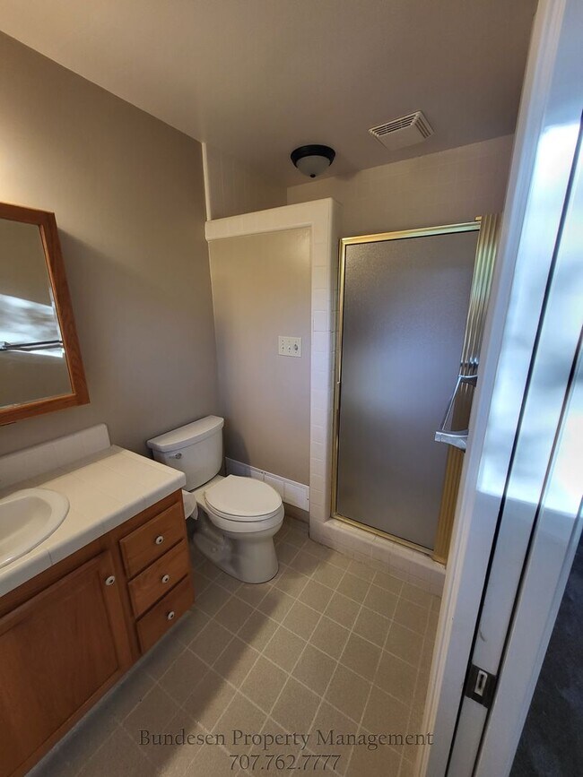 Building Photo - 460 Piezzi Ln