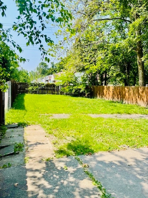 Building Photo - 21501 Pembroke Ave