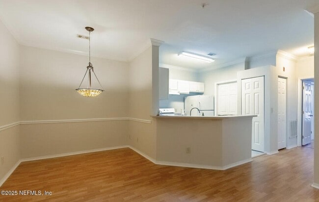 Building Photo - 13810 Sutton Park Dr N