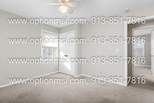 Building Photo - Lenexa West Subdivision