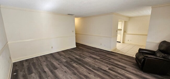 Building Photo - Riverfront Community with Resort Ammenities. 2/2 second Floor.