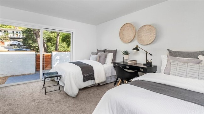 Building Photo - Fabulous Home off of Grand Avenue area ava...