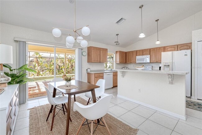 Building Photo - 3021 Palm Dr