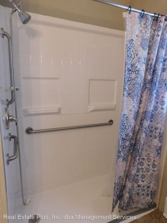 Building Photo - 3 br, 1 bath House - 1718 Wintergreen Road
