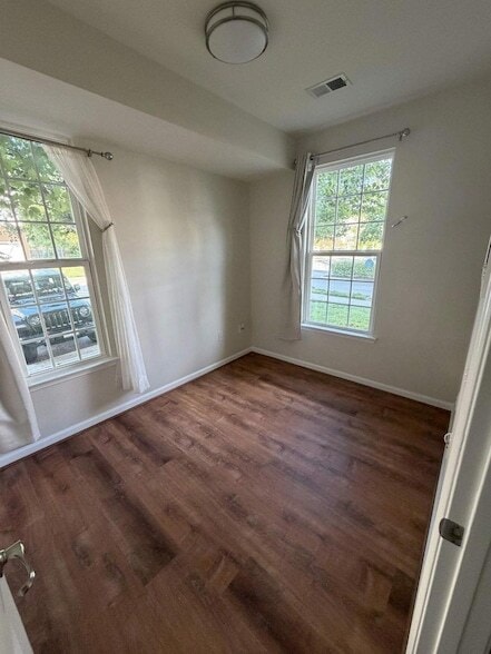 Building Photo - 14600 Featherstone Gate Dr