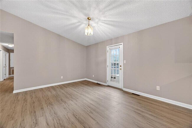 Building Photo - 175 White Tail Hills Dr