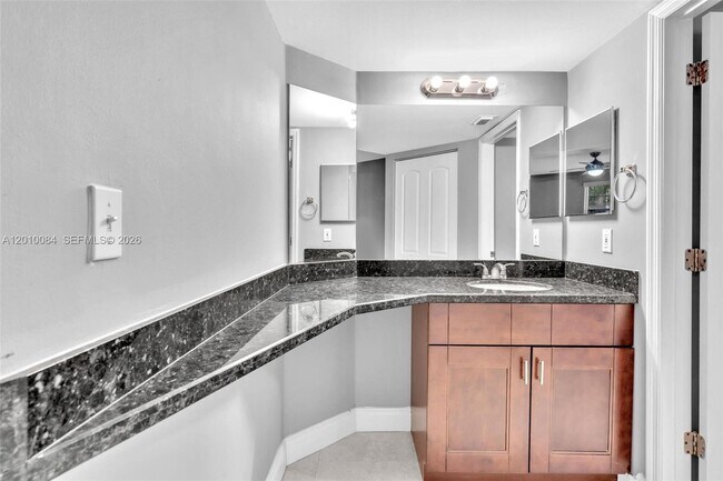 Building Photo - 2881 N Oakland Forest Dr