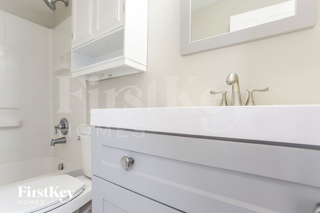 Building Photo - 1449 N Monument Dr