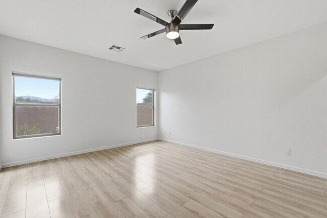 Building Photo - 7500 E Deer Valley Rd