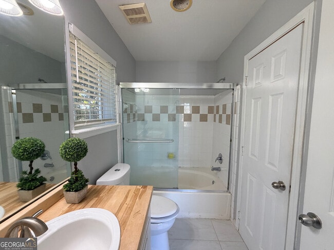 Building Photo - 379 Pine Hill Pl