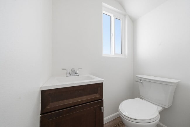 Building Photo - 1172 N Shattuck St