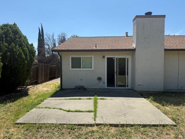Building Photo - 2766 Applewood Dr