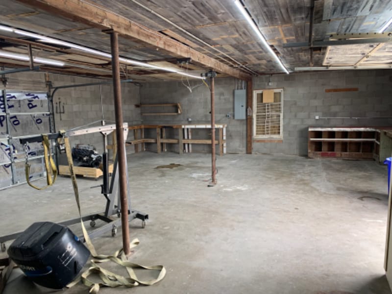 Building Photo - 915 6th Ave N