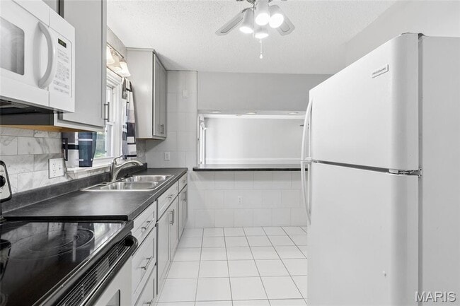 Building Photo - 9427 Atwood Dr