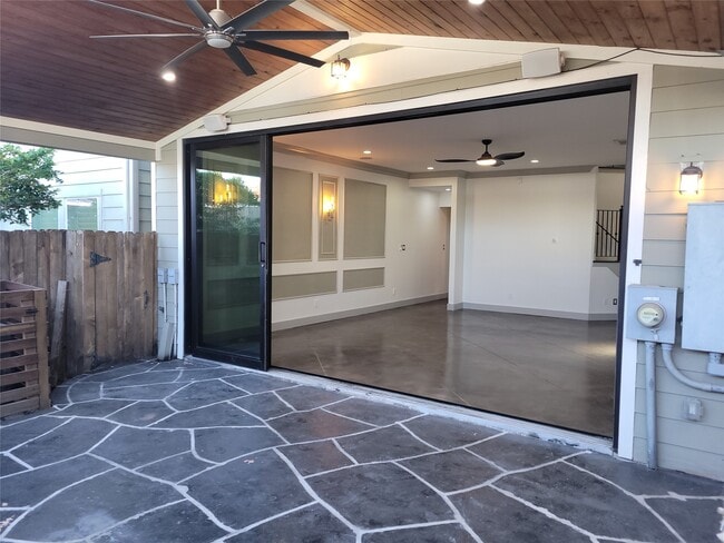 Building Photo - 4914 Rose St