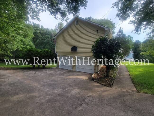 Building Photo - WOW!!!! GREAT HOME WITH PARTIAL FINISHED B...