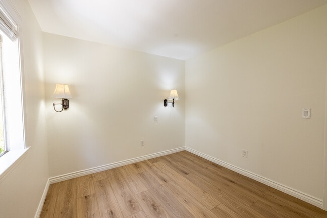 Building Photo - 3776 Portland Ct