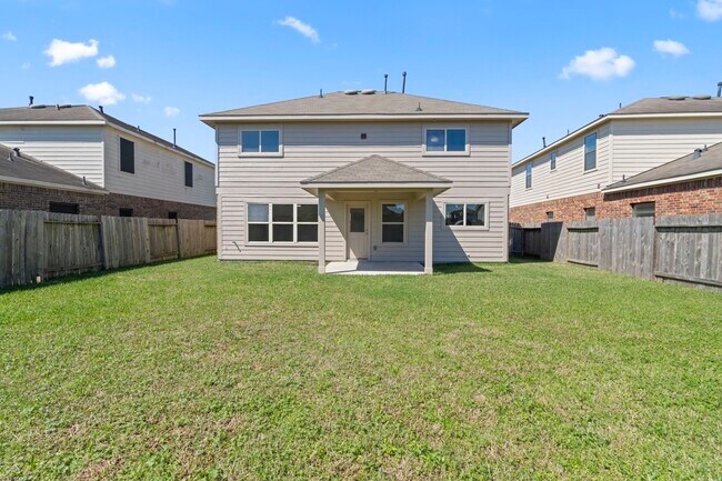 Building Photo - 9006 Sasson Blvd